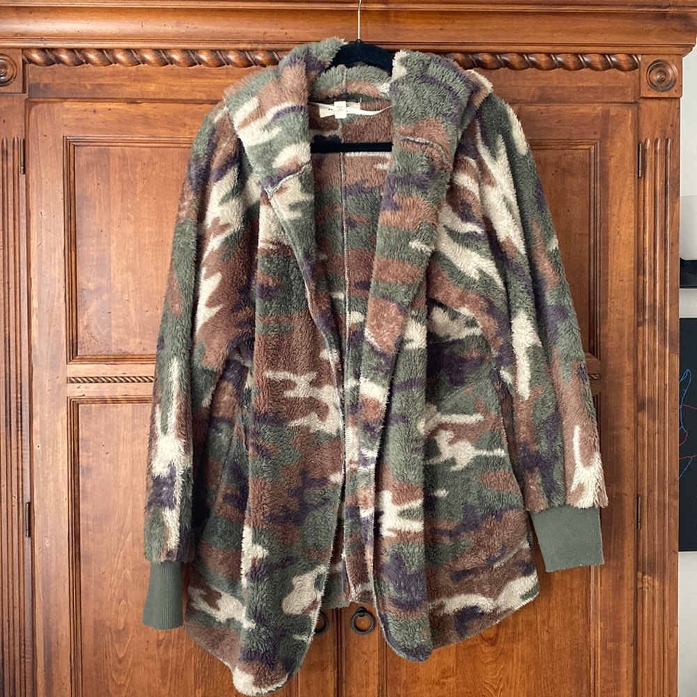 Camo fuzzy cardigan